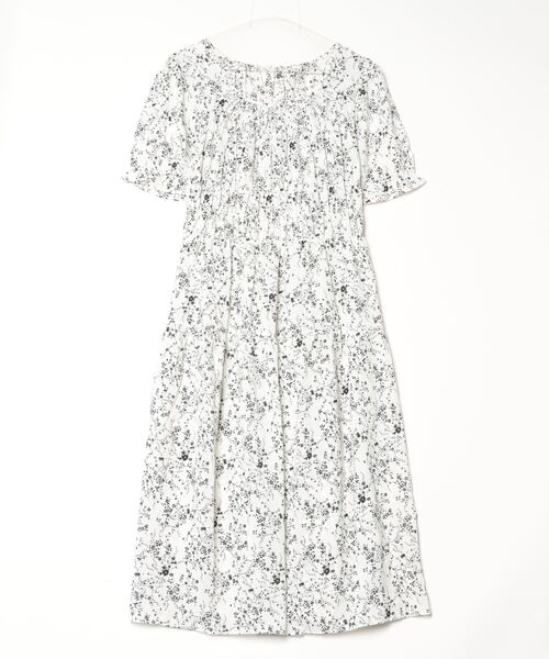 Dream garden(ドリームガーデン)の「小花柄フレアワンピース(ワンピース・レディース・ブラック/オフホワイト・M/L/XL)」の1枚目の写真