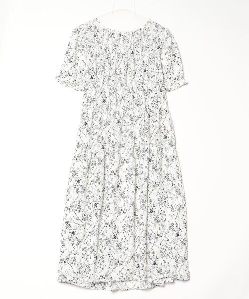 Dream garden(ドリームガーデン)の「小花柄フレアワンピース(ワンピース・レディース・ブラック/オフホワイト・M/L/XL)」の3枚目の写真
