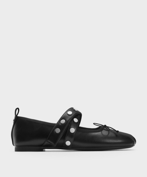 CHARLES & KEITH(チャールズ & キース)の「Gael ガエル ツイルスタッズクロスオーバーストラップメリージェーン(パンプス・レディース・ブラウン/ブラック・25cm/24.5cm/23.5cm/23cm)」の5枚目の写真