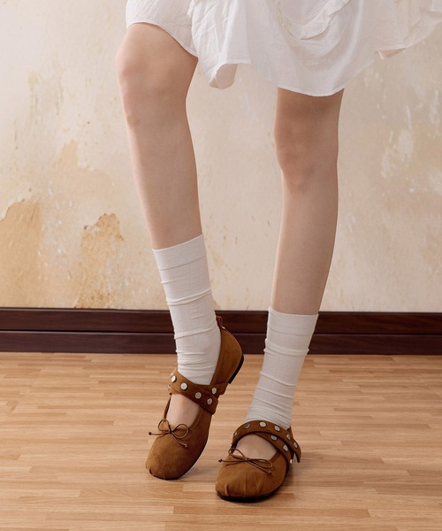 CHARLES & KEITH(チャールズ & キース)の「Gael ガエル ツイルスタッズクロスオーバーストラップメリージェーン(パンプス・レディース・ブラウン/ブラック・25cm/24.5cm/23.5cm/23cm)」の14枚目の写真