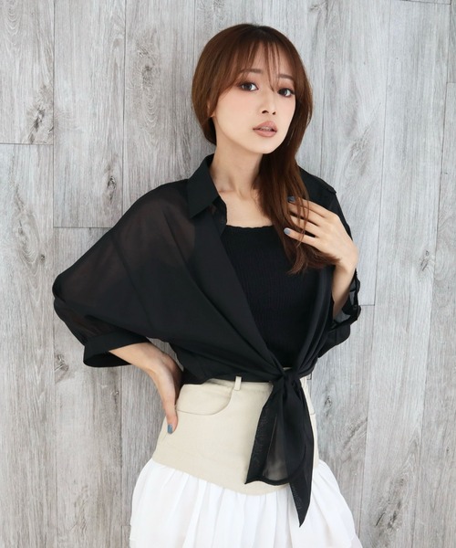 CECIL McBEE（セシルマクビー）の「シアー前結びシャツ（シャツ/ブラウス・レディース・オフホワイト/ブラック・MEDIUM）」の2枚目の写真