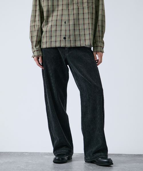 B.C STOCK(ベーセーストック)の「フェード加工 コーディロイ ワイドストレートパンツ(その他パンツ・メンズ・ブラウン/ピンク/ブラック/チャコールグレー・MEDIUM/LARGE)」の2枚目の写真