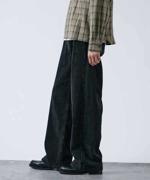 B.C STOCK(ベーセーストック)の「フェード加工 コーディロイ ワイドストレートパンツ(その他パンツ・メンズ・ブラウン/ピンク/ブラック/チャコールグレー・MEDIUM/LARGE)」の8枚目の写真