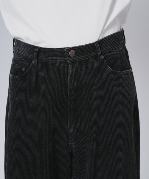 B.C STOCK(ベーセーストック)の「フェード加工 コーディロイ ワイドストレートパンツ(その他パンツ・メンズ・ブラウン/ピンク/ブラック/チャコールグレー・MEDIUM/LARGE)」の20枚目の写真