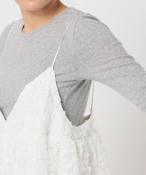 U by SPICK&SPAN（ユーバイスピックアンドスパン）の「バラモチーフキャミワンピース（ワンピース・レディース・ホワイト・FREE）」の17枚目の写真