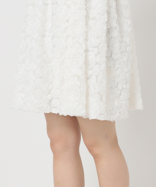 U by SPICK&SPAN（ユーバイスピックアンドスパン）の「バラモチーフキャミワンピース（ワンピース・レディース・ホワイト・FREE）」の19枚目の写真