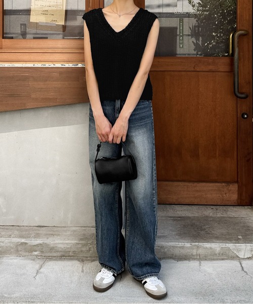 LE MORE（リモア）の「ロービングニットベスト（ベスト・レディース・アイボリー/チャコール/ブラック・FREE）」の9枚目の写真