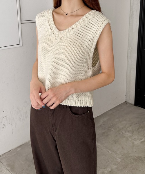LE MORE（リモア）の「ロービングニットベスト（ベスト・レディース・アイボリー/チャコール/ブラック・FREE）」の19枚目の写真