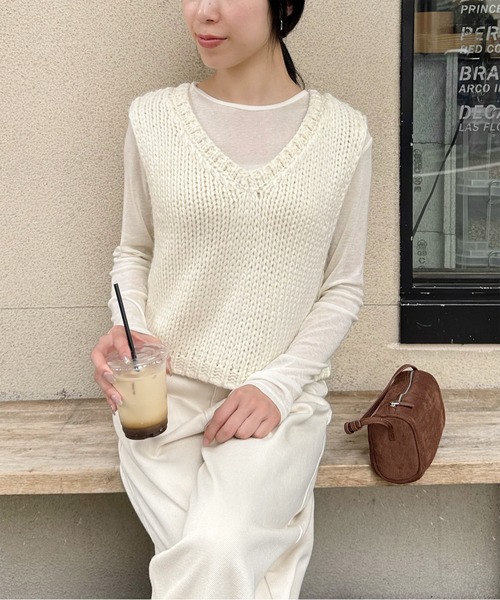 LE MORE（リモア）の「ロービングニットベスト（ベスト・レディース・アイボリー/チャコール/ブラック・FREE）」の22枚目の写真