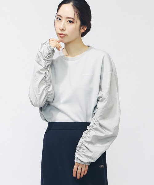 NEW BALANCE(ニューバランス)の「【別注】ニューバランス New Balance THE CITY シャイニーウーブンコンビプルオーバー 限定コラボ(Tシャツ/カットソー・レディース・グレー/ブラック系その他/ブラック・M/L/XL)」の4枚目の写真