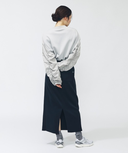 NEW BALANCE(ニューバランス)の「【別注】ニューバランス New Balance THE CITY シャイニーウーブンコンビプルオーバー 限定コラボ(Tシャツ/カットソー・レディース・グレー/ブラック系その他/ブラック・M/L/XL)」の9枚目の写真