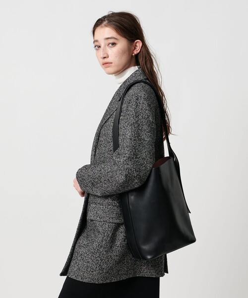 &MyuQ(アンドミューク)の「【別注】<&MyuQ>JUNO MINI バッグ(ショルダーバッグ・レディース・ダークブラウン/ブラック・FREE)」の4枚目の写真