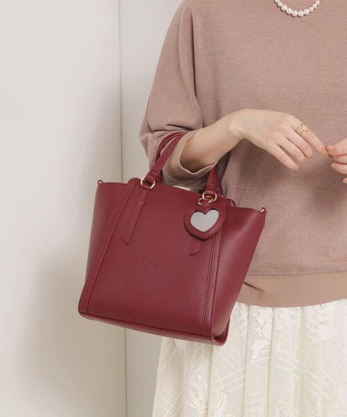 ITS'DEMO（イッツデモ）の「ミラーチャーム付き2WAYトート（ハンドバッグ・レディース・ブラック/ライトベージュ/ボルドー・00）」の3枚目の写真