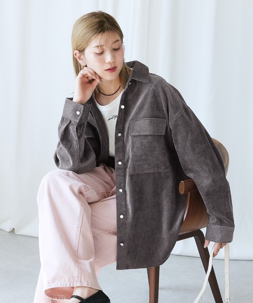 reca(レカ)の「コーデュロイBIGシャツ(シャツ/ブラウス・レディース・ブラウン/アイボリー/チャコールグレー・FREE)」の6枚目の写真