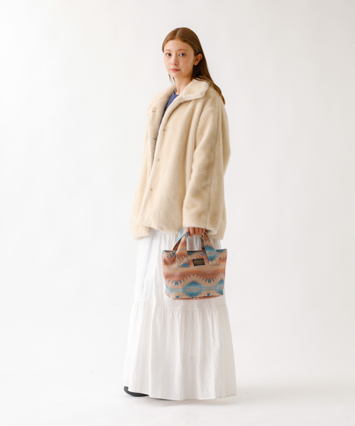 PENDLETON(ペンドルトン)の「【PENDLETON/ペンドルトン】FLANNEL TOTEBAG/トートバッグ/フランネル素材/中綿入り/ユニセックス【WEB限定】(トートバッグ・メンズ・ベージュ/チャコールグレー・フリー)」の4枚目の写真