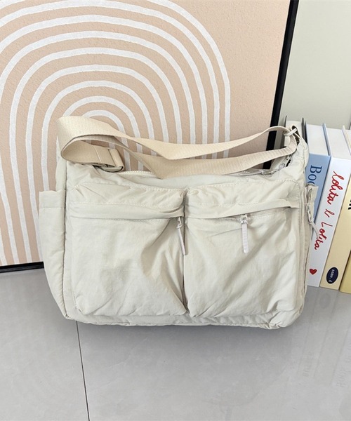 CERCA(チェルカ)の「lulunoix/ナイロンショルダーバッグ N15437(ショルダーバッグ・キッズ・アイボリー/カーキ/ブラック/グレー・FREE)」の1枚目の写真