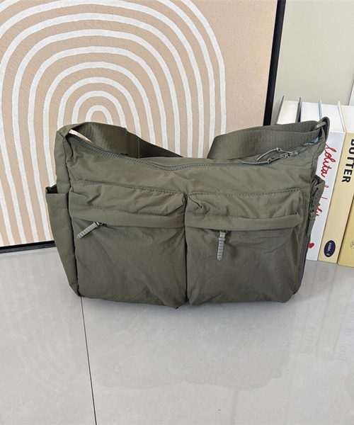 CERCA(チェルカ)の「lulunoix/ナイロンショルダーバッグ N15437(ショルダーバッグ・キッズ・アイボリー/カーキ/ブラック/グレー・FREE)」の8枚目の写真