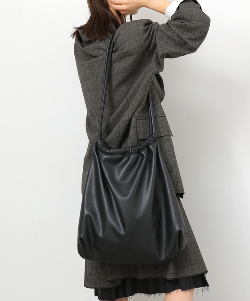 BRIE LEON（ブリーレオン）の「【BRIE LEON/ブリーレオン】 Alma XL（ショルダーバッグ・レディース・ブラック/レッド・FREE）」の6枚目の写真