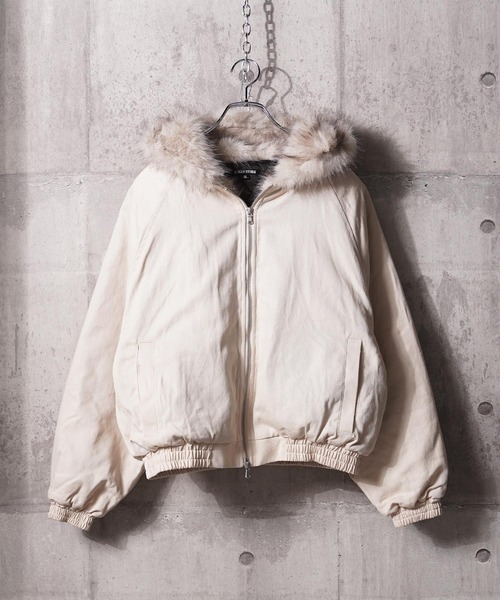1111clothing(ワンフォークロージング)の「ファー使い クロップド フードブルゾン / Fur-Trimmed Cropped Hooded Blouson(ブルゾン・メンズ・ブラック/アイボリー/カモフラージュ・M/L)」の4枚目の写真