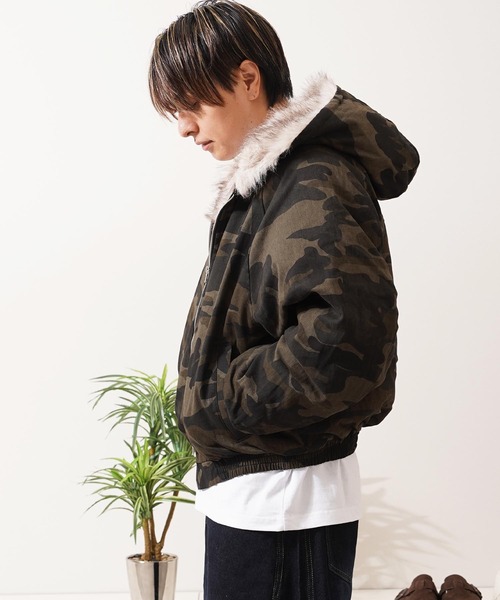 1111clothing(ワンフォークロージング)の「ファー使い クロップド フードブルゾン / Fur-Trimmed Cropped Hooded Blouson(ブルゾン・メンズ・ブラック/アイボリー/カモフラージュ・M/L)」の17枚目の写真