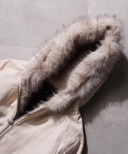 1111clothing(ワンフォークロージング)の「ファー使い クロップド フードブルゾン / Fur-Trimmed Cropped Hooded Blouson(ブルゾン・メンズ・ブラック/アイボリー/カモフラージュ・M/L)」の20枚目の写真