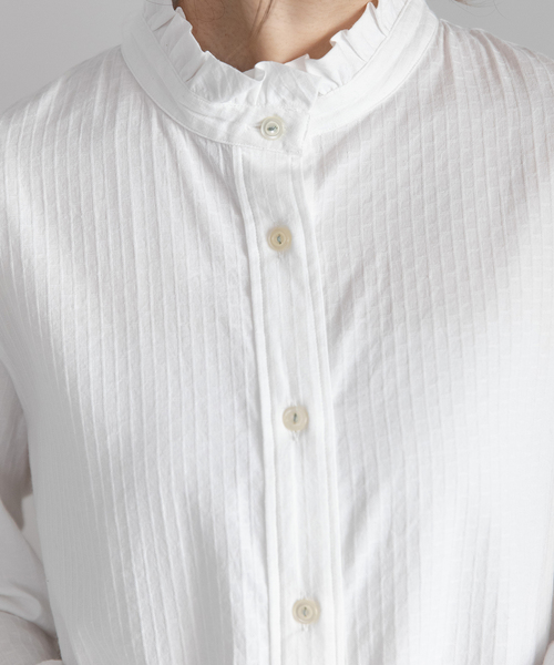 POU DOU DOU（プードゥドゥ）の「スタンドフリルブラウス（シャツ/ブラウス・レディース・オフホワイト/ブラック/ネイビー・M）」の22枚目の写真