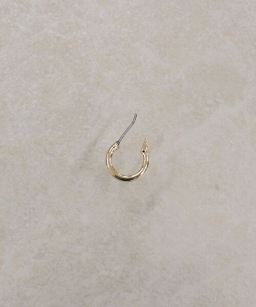 fredy emue（フレディエミュ）の「粒パールリボンピアス（ピアス（両耳用）・レディース・シルバー/ゴールド・FREE）」の7枚目の写真