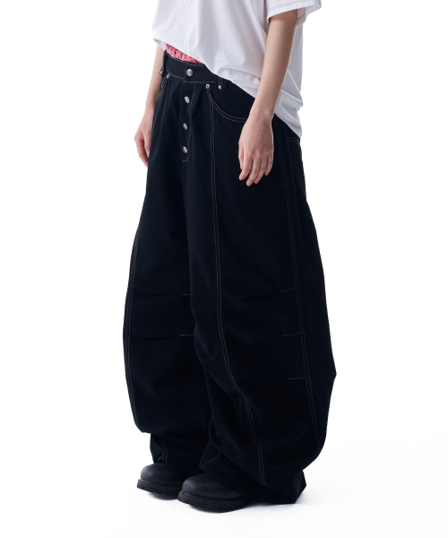 AAKAM(アーカム)の「膝ピンタックスタッズコットンパンツ(ブラック)(その他パンツ・レディース・その他・1/2)」の15枚目の写真