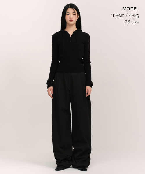 MUSINSA STANDARD WOMAN（ムシンサスタンダードウーマン）の「ウィメンズディープタックエクストラワイドチノパンツ[ブラック]（その他パンツ・レディース・ブラック・30/24/26/28）」の2枚目の写真
