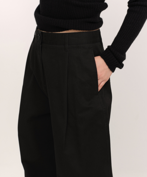 MUSINSA STANDARD WOMAN（ムシンサスタンダードウーマン）の「ウィメンズディープタックエクストラワイドチノパンツ[ブラック]（その他パンツ・レディース・ブラック・30/24/26/28）」の5枚目の写真