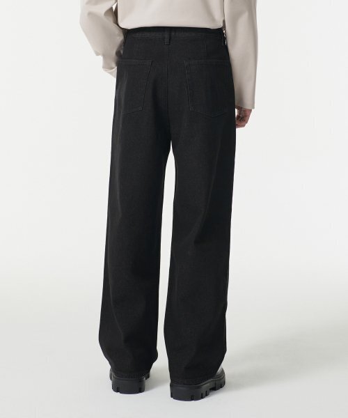 MUSINSA STANDARD（ムシンサスタンダード）の「ディープタックワイドデニムパンツ [ロー ブラック]（デニムパンツ・メンズ・その他・40/33/26/27/28/29/38/36/34/32/30/31）」の2枚目の写真