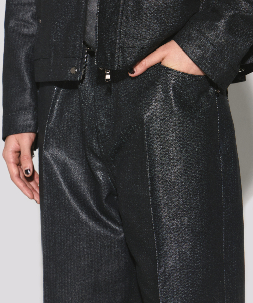 WESLEYHYUSTON(ウェズリーユーストン)の「Herringbone glow wide denim pants black(デニムパンツ・メンズ・その他・SMALL/MEDIUM/LARGE)」の2枚目の写真