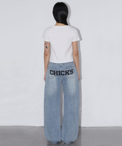 CHICKS(チックス)の「ベクサイン ミニマル ストレート デニムパンツ ライトブルー(デニムパンツ・レディース・ライトブルー・FREE)」の5枚目の写真