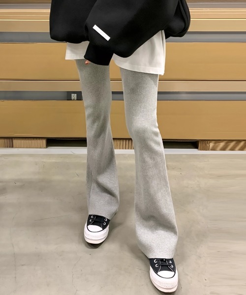 yuue' ( wear )(ユーイ)の「リブフレアパンツ/美脚リブレギンス(その他パンツ・レディース・ブラック/グレー・FREE)」の2枚目の写真
