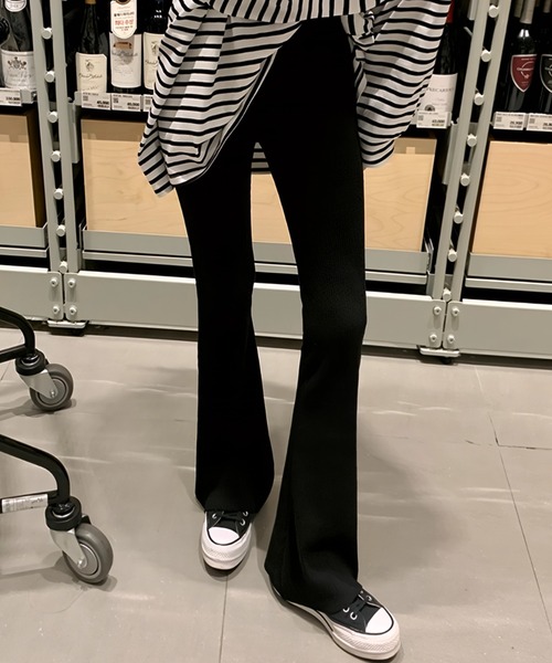【yuki】ベーシックリブフレアパンツ　ブラック　　Lサイズ　新品未使用 セール】リブフレアパンツ/美脚リブレギンス（その他パンツ）｜yuue