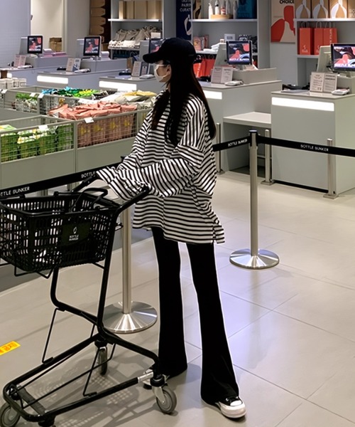 yuue' ( wear )(ユーイ)の「リブフレアパンツ/美脚リブレギンス(その他パンツ・レディース・ブラック/グレー・FREE)」の10枚目の写真