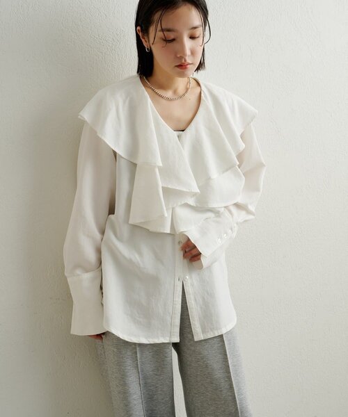 Omekashi（オメカシ）の「ピグメントライクフリルシャツ（シャツ 
