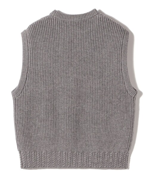 SHIPS(シップス)の「SHIPS Primary Navy Label:〈手洗い可能〉PON PON ケーブル ベスト(ベスト・レディース・グレー・ONE SIZE)」の2枚目の写真