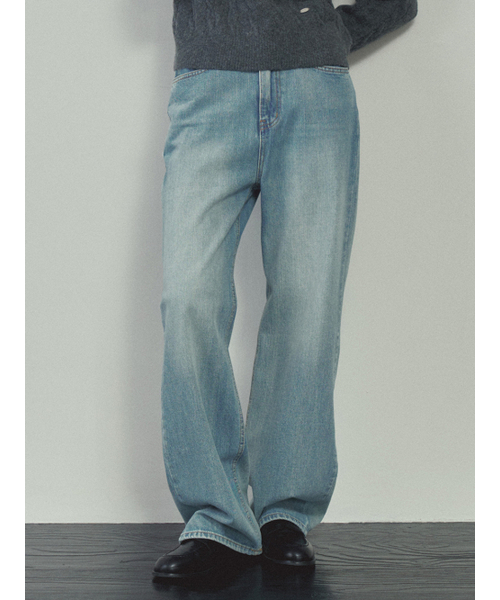 GNGB(ジーエンジービー)の「ストレートデニムパンツ_ライトブルー(デニムパンツ・レディース・その他・MEDIUM/LARGE/SMALL)」の1枚目の写真