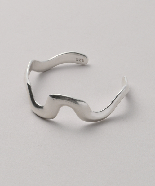 JOURNAL STANDARD relume（ジャーナルスタンダード　レリューム）の「《WEB・一部店舗限定》【relume×Fujiwara】バングル（ブレスレット・レディース・シルバー・FREE）」の4枚目の写真