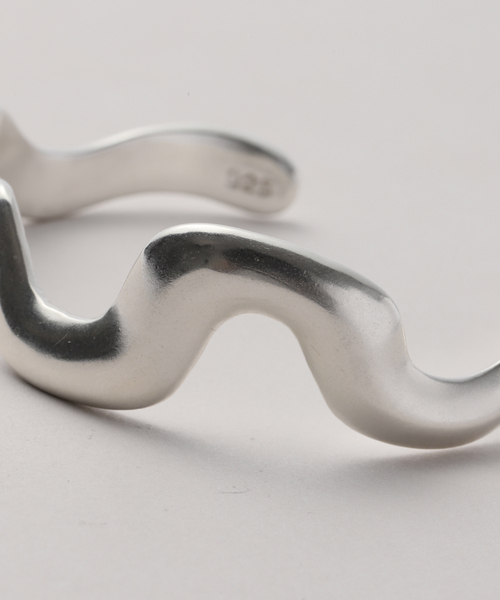 JOURNAL STANDARD relume（ジャーナルスタンダード　レリューム）の「《WEB・一部店舗限定》【relume×Fujiwara】バングル（ブレスレット・レディース・シルバー・FREE）」の7枚目の写真