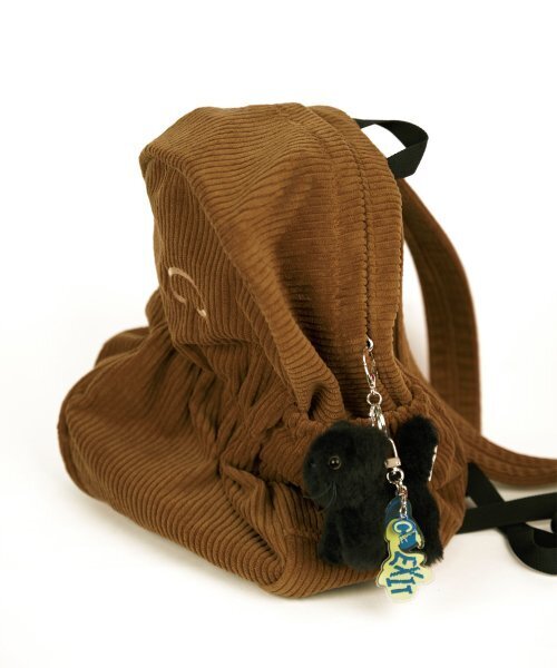 CHOROK STUDIO(チョロクスタジオ)の「Corduroy Peanut Bag #5 (Olive)(バックパック/リュック・レディース・ダークブラウン・FREE)」の4枚目の写真