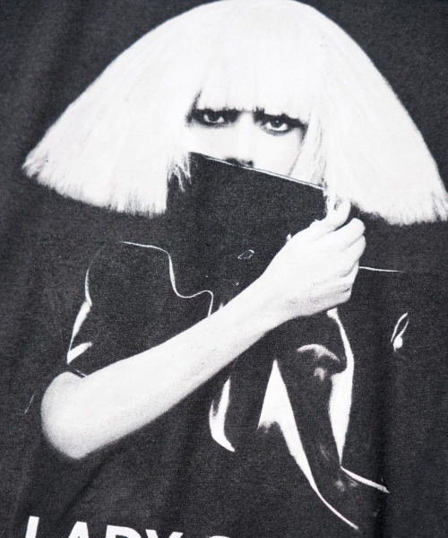 THRIFTY LOOK(スリフティールック)の「THRIFTY LOOK / スリフティールック "LADY GAGA"TEE レディーガガ バンドTシャツ ユーズド加工(Tシャツ/カットソー・メンズ・ブラック・LARGE/MEDIUM/X-LARGE)」の5枚目の写真