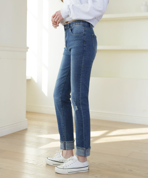 GCLIP(ジクリップ)の「シークレットバンディングロールアップスパンスキニーデニムパンツ(デニムパンツ・レディース・ブルー・SMALL/MEDIUM/LARGE/X-LARGE)」の2枚目の写真