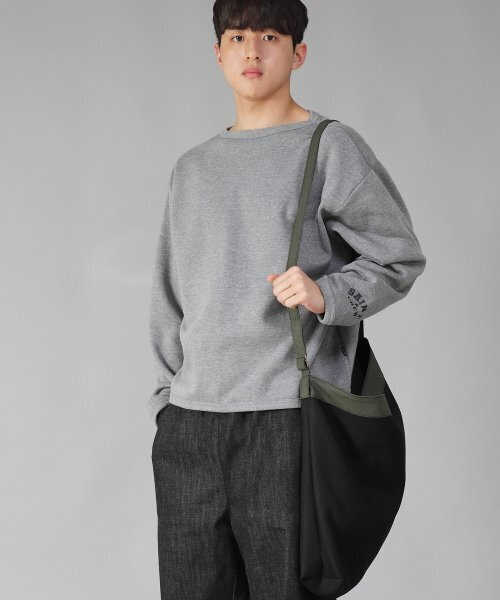 SAINTCREW(セントクルー)の「ビッグサイズ Nストラップバックルクロスバッグ BNB-126 カーキブラック(メッセンジャーバッグ・メンズ・その他・フリー)」の1枚目の写真