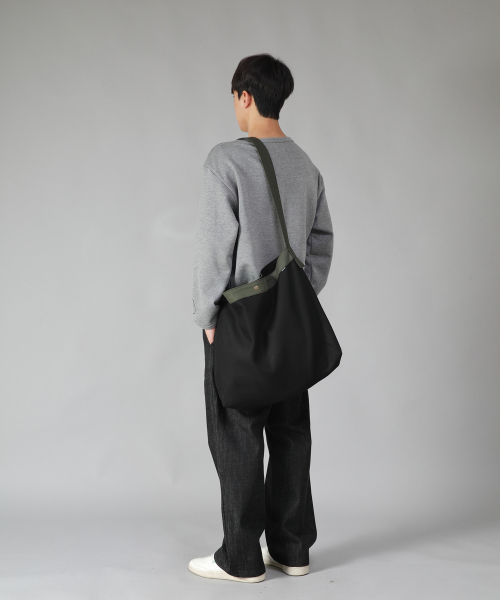 SAINTCREW(セントクルー)の「ビッグサイズ Nストラップバックルクロスバッグ BNB-126 カーキブラック(メッセンジャーバッグ・メンズ・その他・フリー)」の10枚目の写真