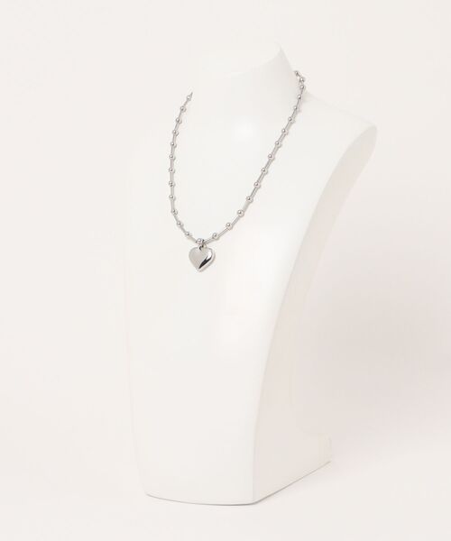 LOWRYS FARM（ローリーズファーム）の「ステンレスガラスハートネックレス　634082（ネックレス・レディース・ピンク/アイボリー/シルバー・FREE）」の4枚目の写真