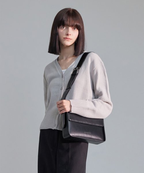 SONORIAL(ソノリアル)の「Fino bag - ピノバックブラック(メッセンジャーバッグ・レディース・ブラック・FREE)」の1枚目の写真