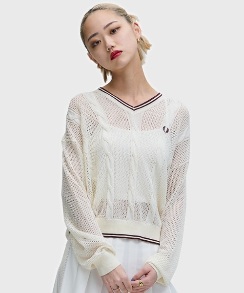 FRED PERRY（フレッドペリー）の「Mesh Cable Knit Jumper／メッシュケーブルニット（ニット/セーター・レディース・ベージュ/ネイビー・10）」の2枚目の写真