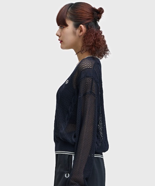 FRED PERRY（フレッドペリー）の「Mesh Cable Knit Jumper／メッシュケーブルニット（ニット/セーター・レディース・ベージュ/ネイビー・10）」の18枚目の写真